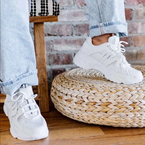 Athletic Solid White Sporty Shoes - Picture 4 of 4